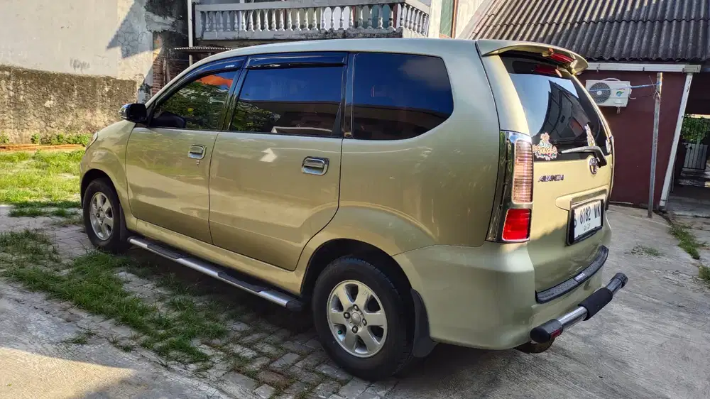 Toyota Avanza 2004 Bensin