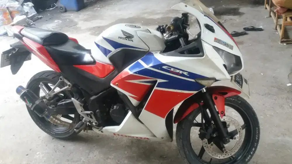 CBR 150 2015 Dijual cepat