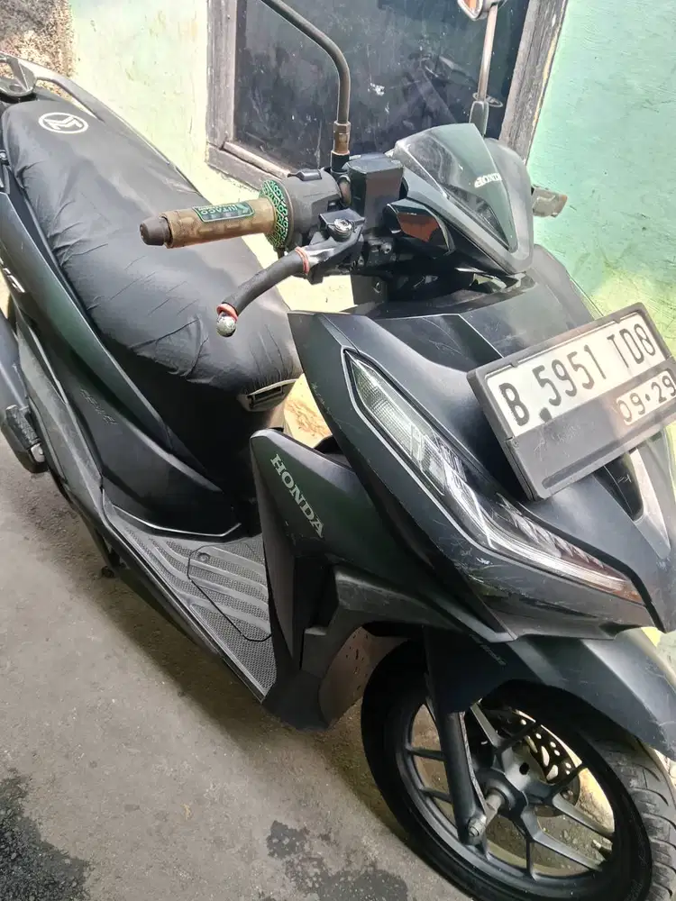 Honda Vario 125 CBS ISS terawat pemakaian normal