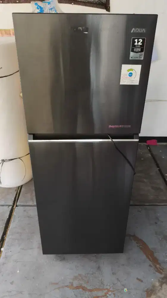 Kulkas aqua 2 pintu 205liter