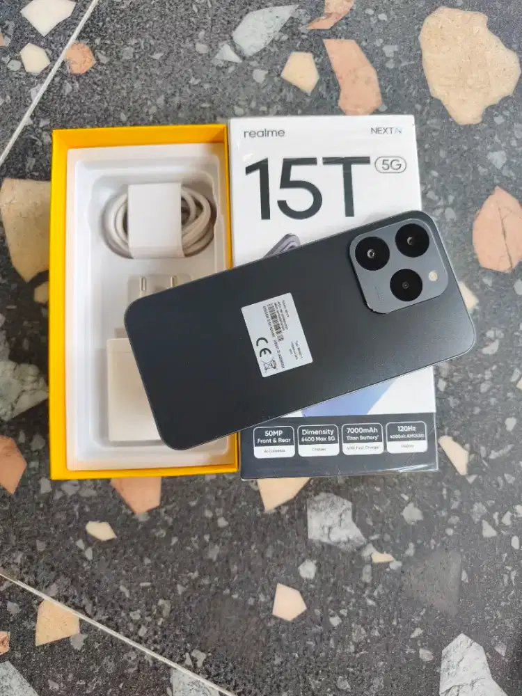 Realme 15T 5G baterai 7000mah ram 8/128 fullset like new