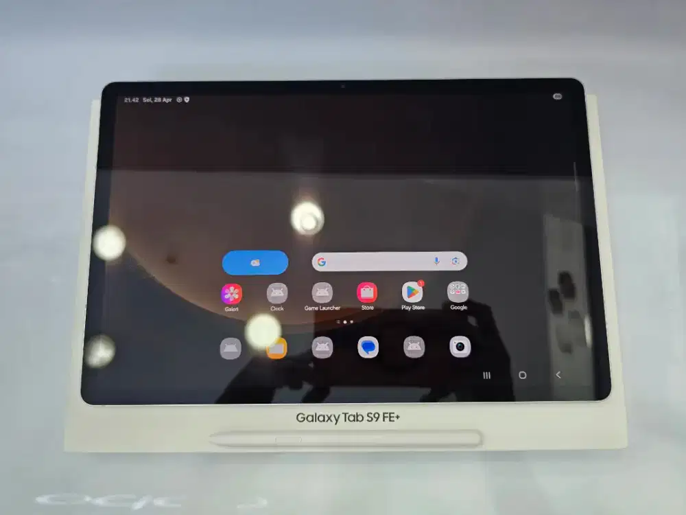 Samsung Tab S9 FE+ Wifi 8/128Gb Silver Garansi SEIN 4 bln -MasterCom