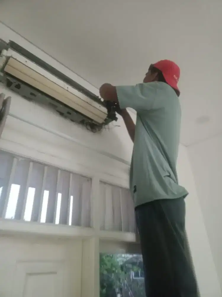 jasa pembersihan AC, pemeliharaan ac rutin, service, pasang dll