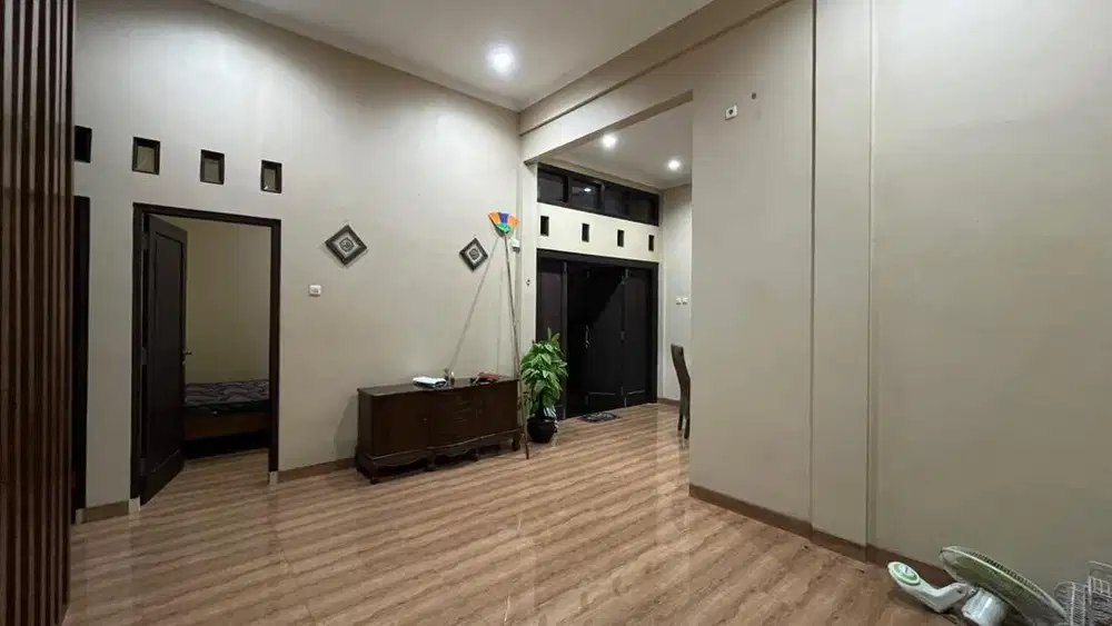 Disewakan Rumah Tinggal 2 Lantai Dekat Fasum