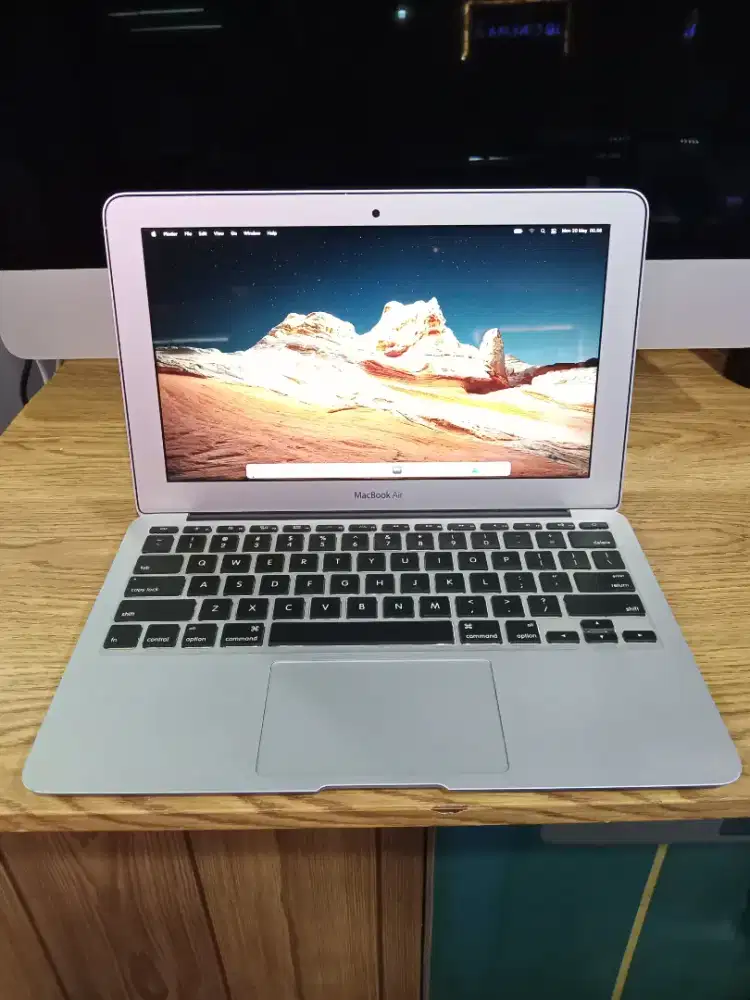 Dibeli tinggi Macbook Laptop Notebook second