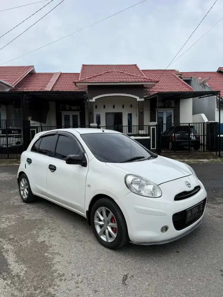 Dijual cepat nissan march ss lengkap