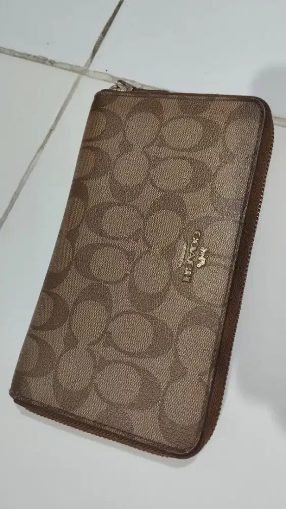 Coach dompet wanita