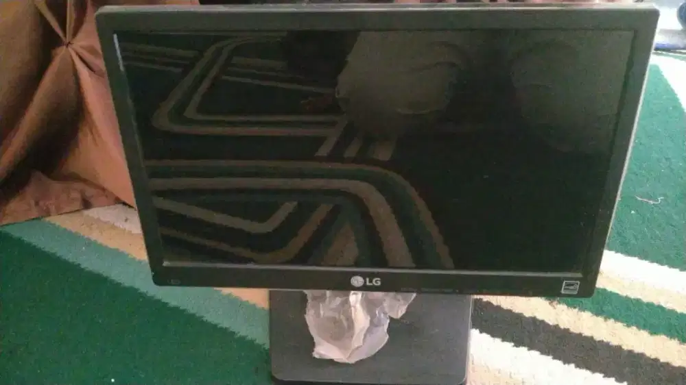 Dijual monitor komputer merk LG, speck ada di gambar kawan