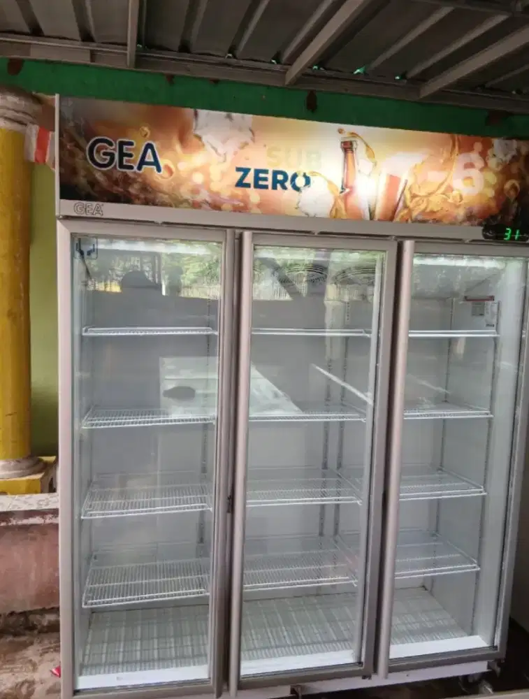 Chillir showcase  3 pintu mrk GEA