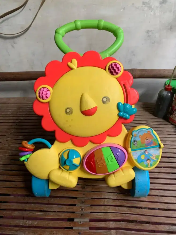 Baby Walker (belajar jalan)
