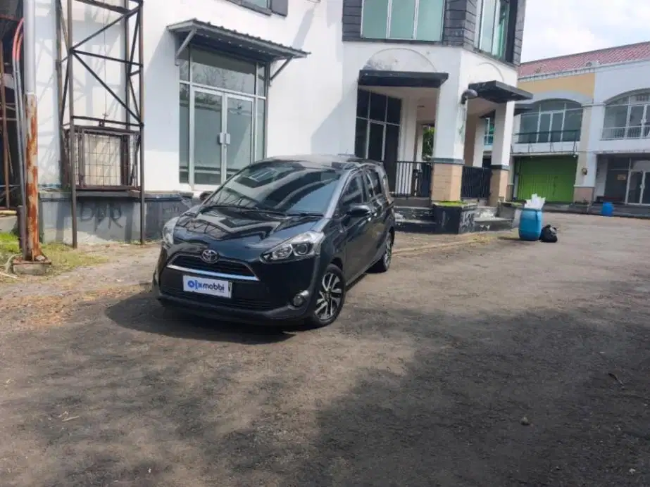Pajak Panjang - Toyota Sienta 1.5 V Bensin MT 2017 Hitam