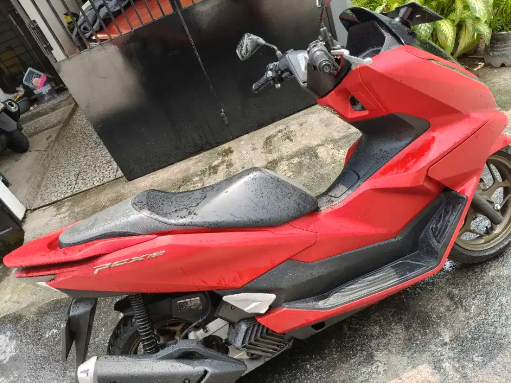 PCX 160 ABS  low km baru 3000 an saja on going tipis