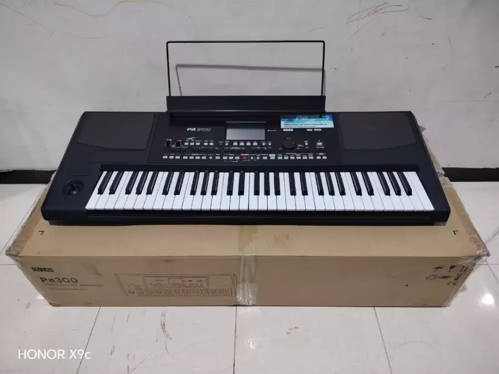KORG PA300 SEGEL SMI LIKE NEW