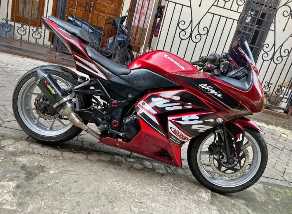 Jual murah Kondisi Apa adanya Ninja 250cc 2 Silinder 2008 Build up