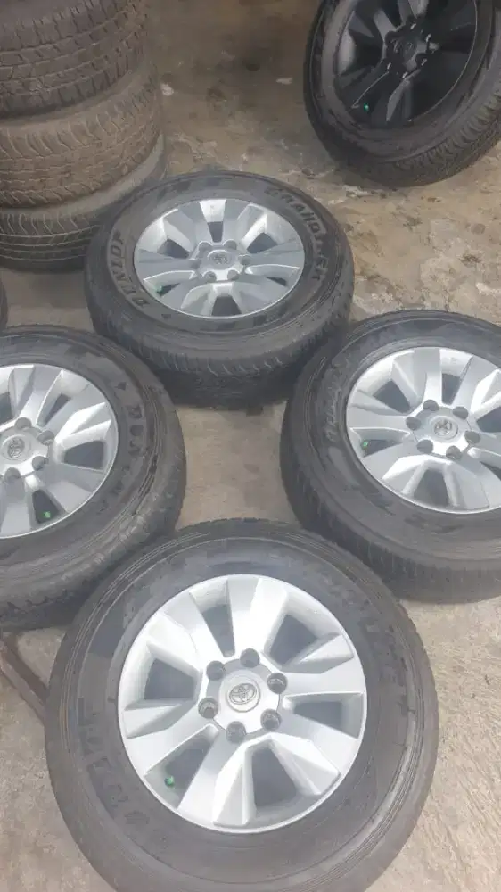 Jual vleg OEM hiluk R17 pcd 6x139 kond mulus ban tebel kond 90% 4pcs