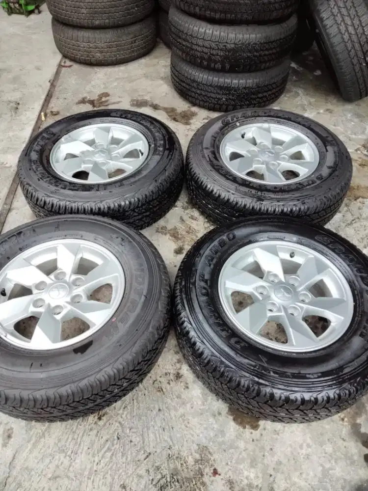 Jual vleg OEM Triton R16 pcd 6x139 kond mulus ban 95% 4pcs