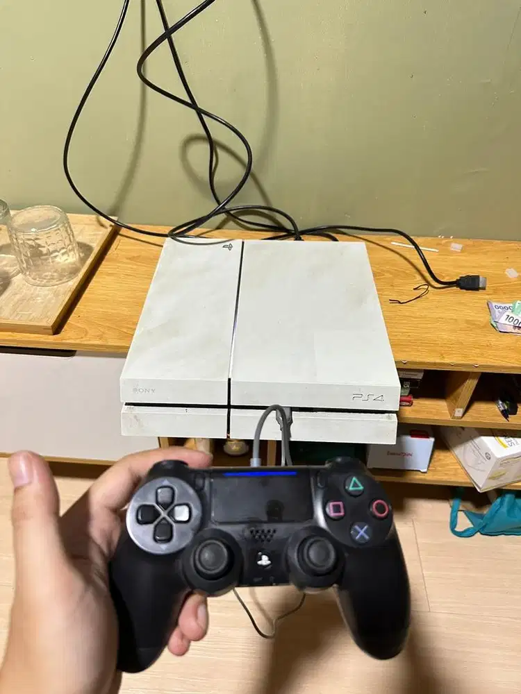 Dijual PS4 Fat 500GB, sudah HEN.