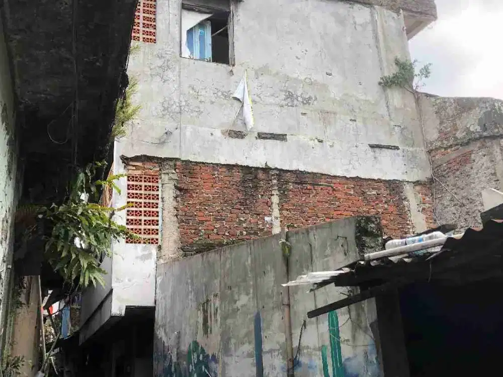 Dijual Murah Kosan 17kmr, 670jt,butuh Renov. StrategisDkt.Kampus, pst Kota Bandung.