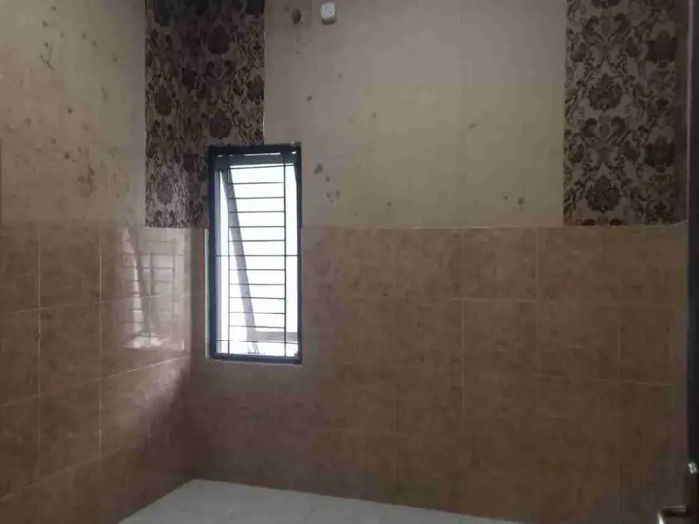 DIJUAL RUMAH SECOND DEKAT UPN WIGUNA