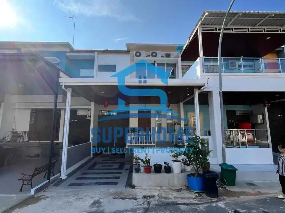 DIJUAL - RUMAH ANGGREK MAS 3, BATAM 

Spesifikasi:
Luas Tanah: 90 m² (6 x 15)
Luas Bangunan: ±250 m²
2.5 Lantai
4 + 1 Kamar Tidur
4 Kamar Mandi
Hadap Tenggara
Listrik: 16 AMP
Air: ATB
Sertifikat: HGB

Harga Jual: 2.1 Miliar (Nego)