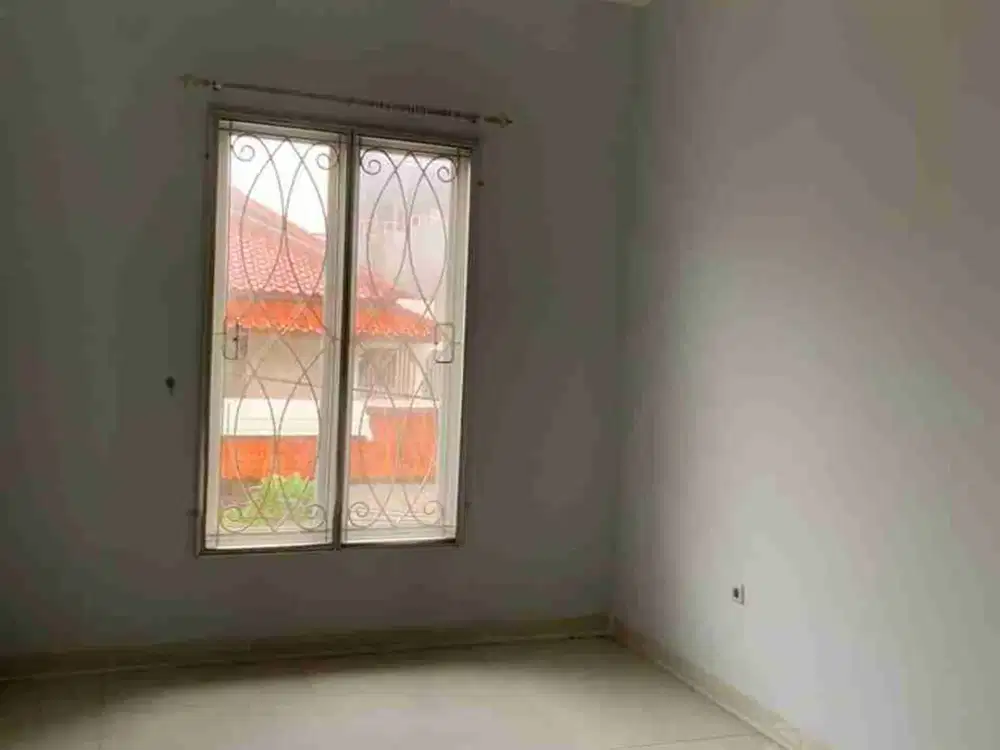 Disewakan Rumah Nyaman di Gedung Hijau Pondok Indah