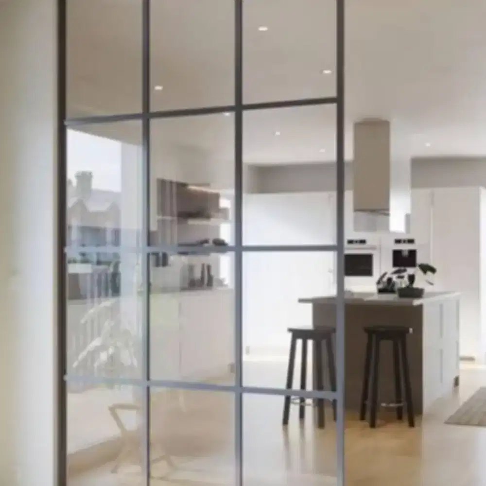 Kusen aluminium pintu kaca