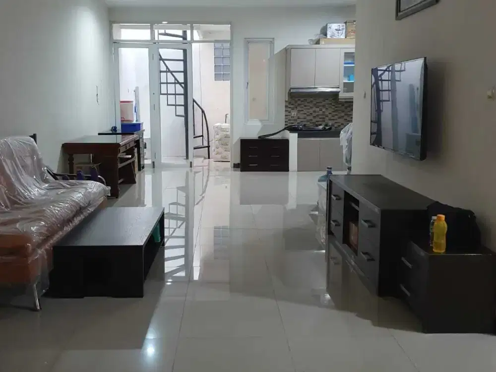 Rumah 2 Lantai TKI V Taman Kopo Indah 5 Sommerville