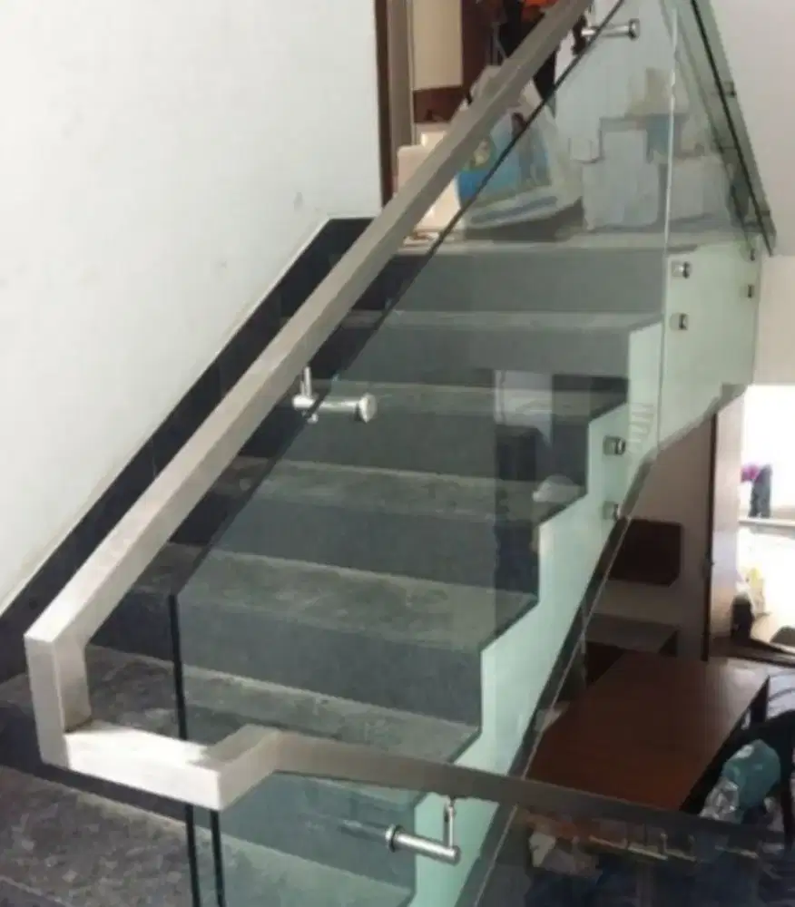 Railing tangga dan balkon stainless