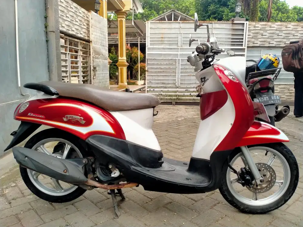 Yamaha Fino lengkap motor sehat walafiat keterangan detail dibawah
