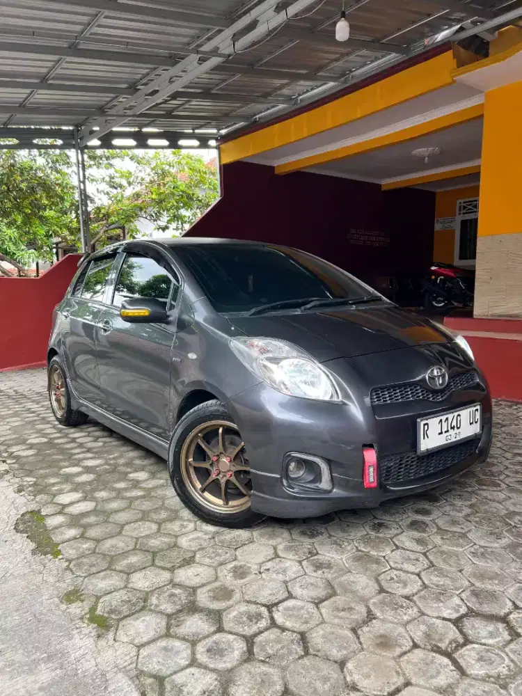 Yaris 1.5 E AT Nopol R Purbalingga