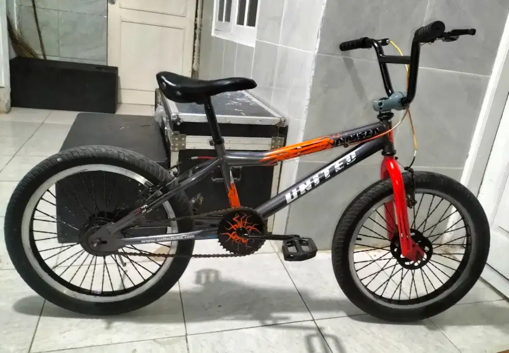 Sepeda BMX ukuran 20 united kondisi normal