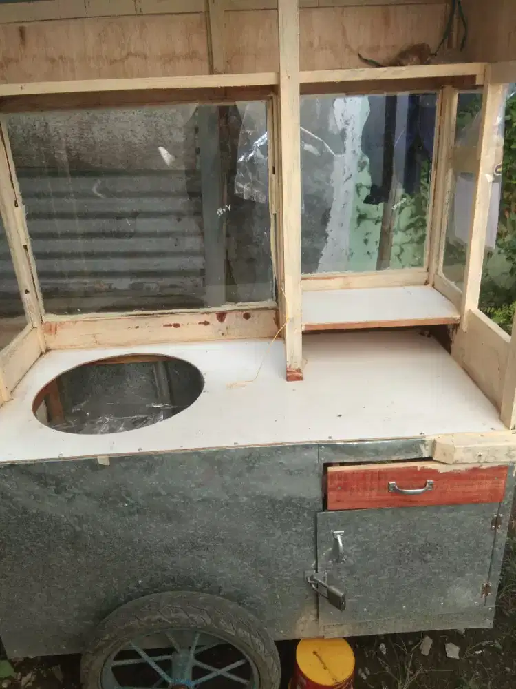 Dijual gerobak bakso Redy masih baru