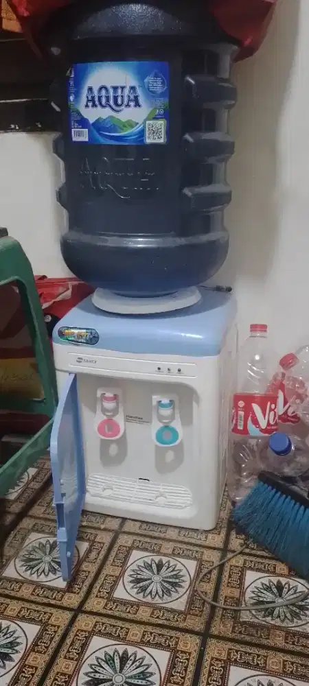 Jual dispenser + aqua galon