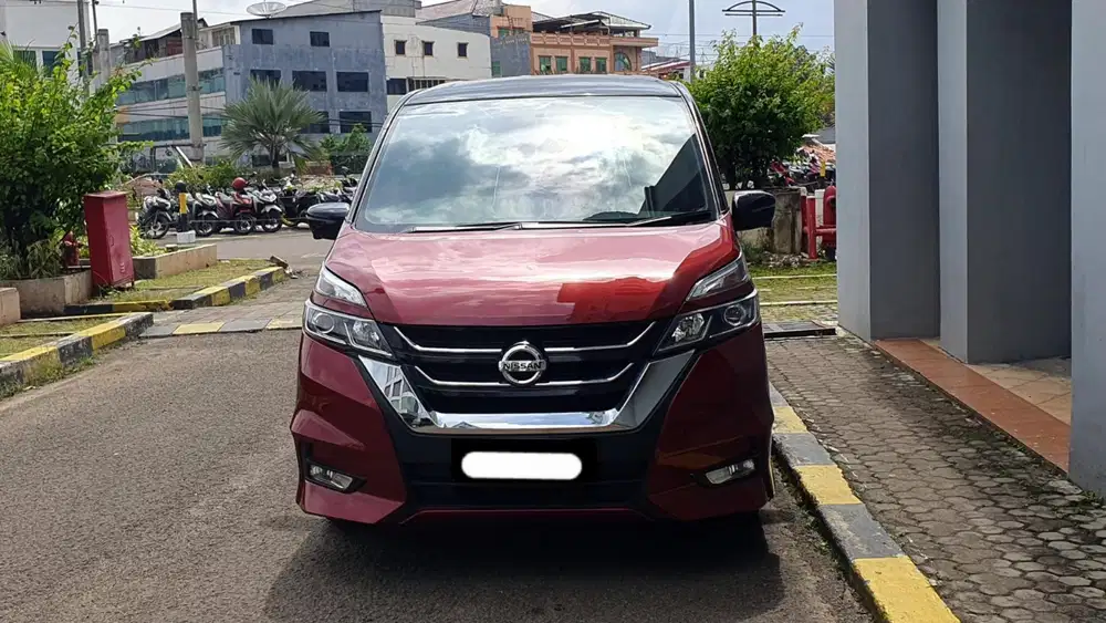 Km26rb nissan serena hws two tone 2019 merah