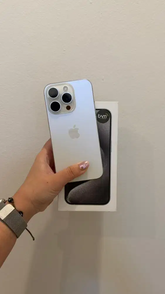 iPhone 15 Pro White Titanium 128 GB, MULUS BANGET SIAP PAKAI!