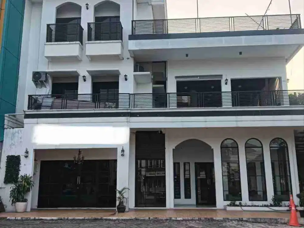 RUKO RAMAI !!! STRATEGIS di pinggir jalan raya Moh.Kafhi jagakarsa