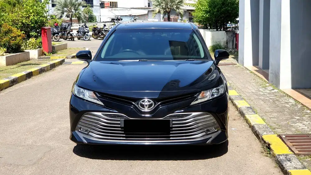 Toyota Camry 2.5 V Sunroof AT Hitam NIK 2020 Record Garansi