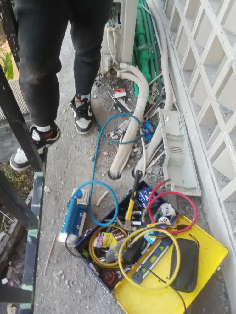 servis pasang AC bali