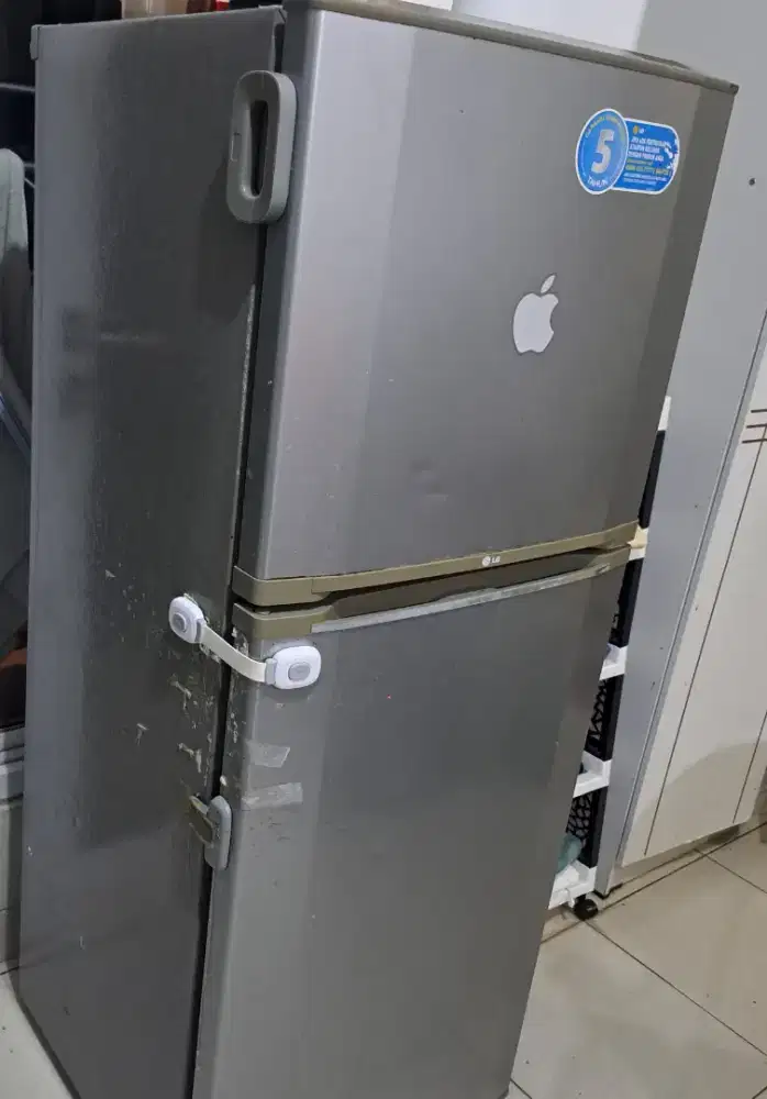 Kulkas 2 pintu merk LG