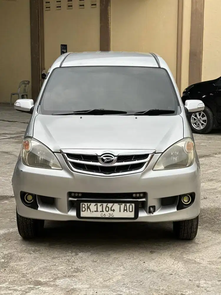 Daihatsu xenia xi deluxe at matic 2011