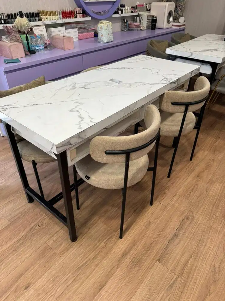 Meja Untuk Nail Art Dan Kursi