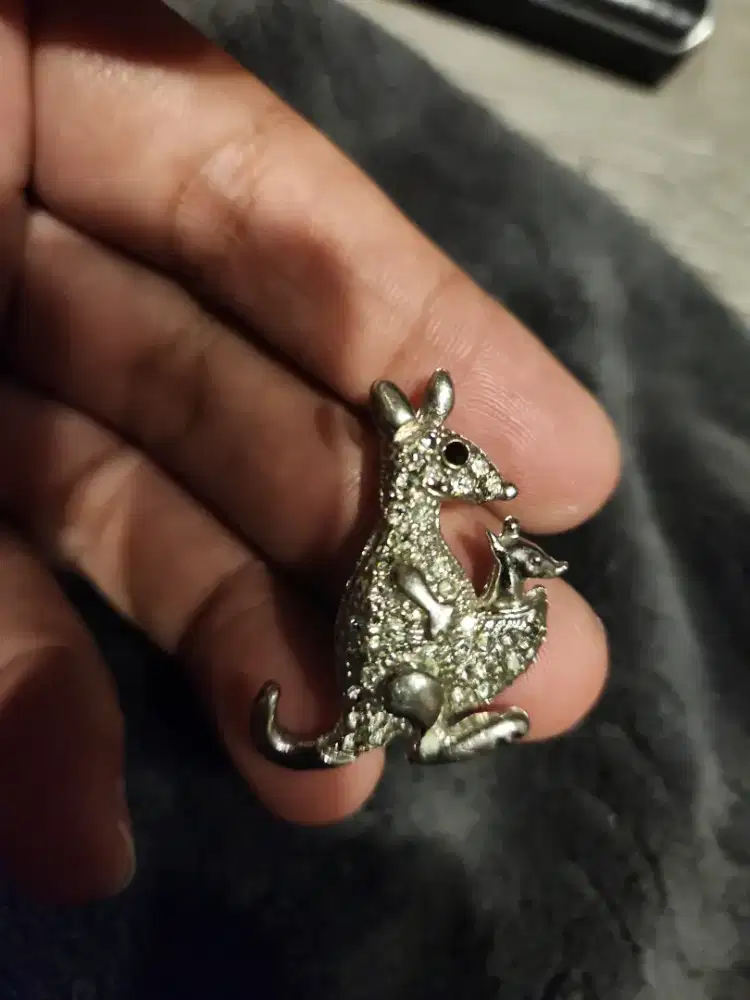 Bros kangguru swaroski