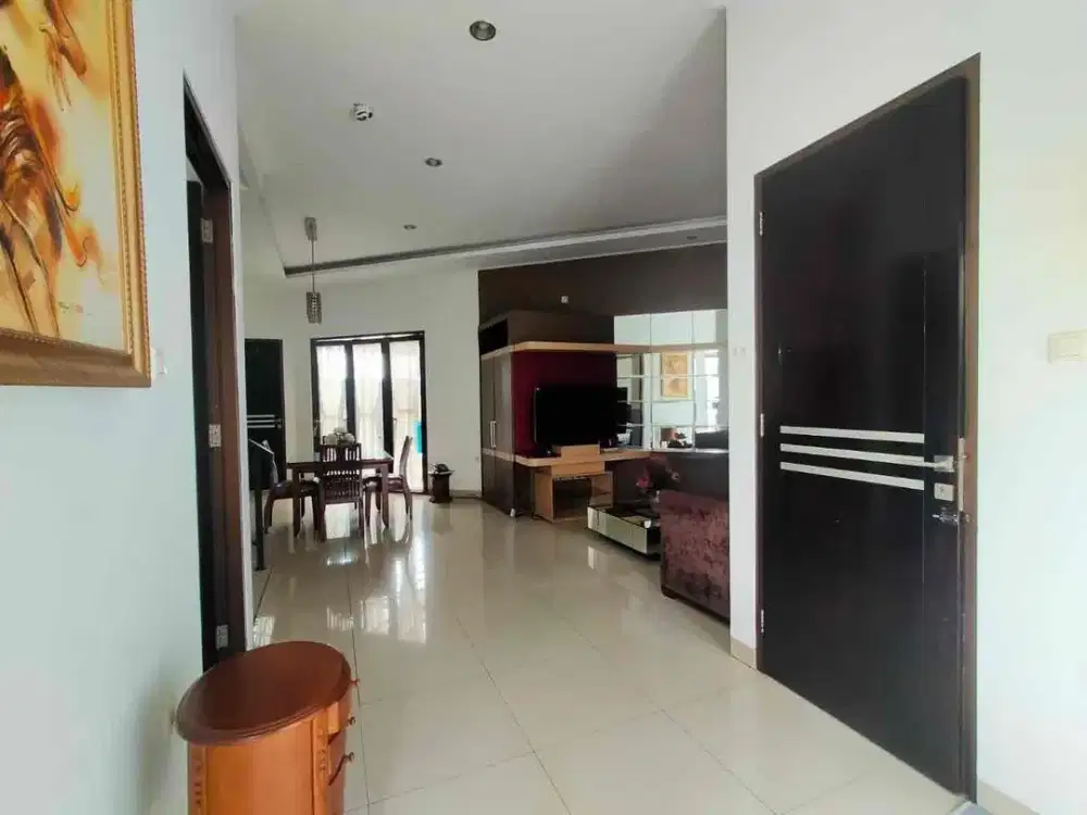 Disewaakan Rumah Full Furnished trs Sutami