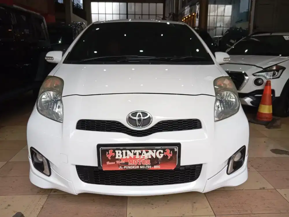 TOYOTA YARIS E AT 2012 PUTIH  / MODEL THN 2013 [BINTANG MOTOR]