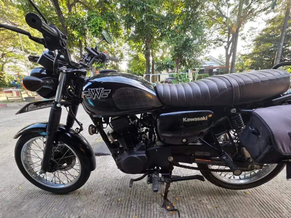 Kawasaki W175 L injeksi ABS 2024