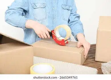 Packing barang online shop