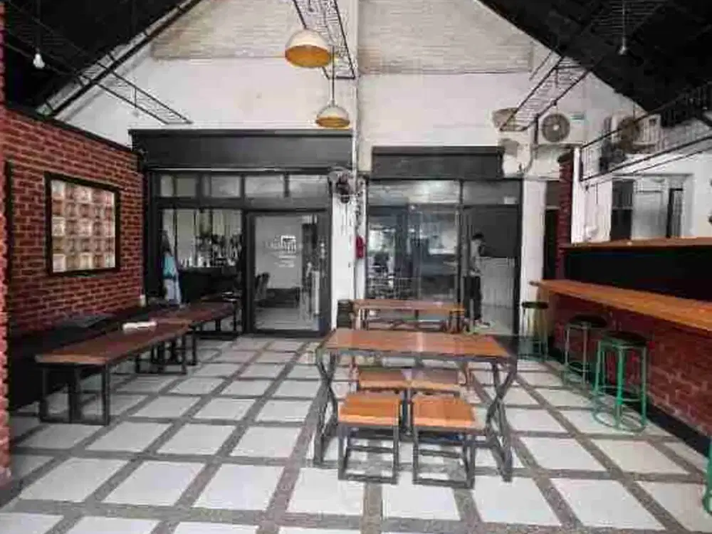 Disewakan Tempat Usaha Ex Rumah Makan Sangat Strategis Di Sayap Lodaya