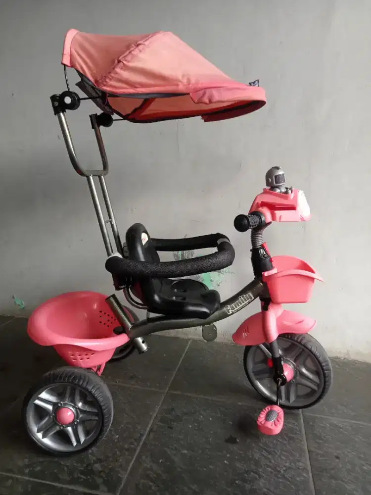 Sepeda anak kecil roda tiga