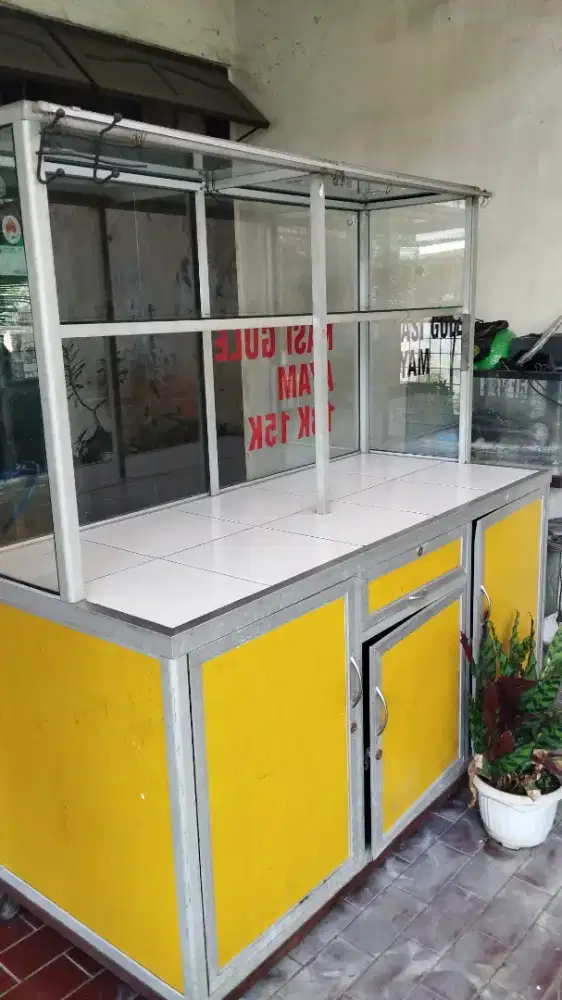 Jual Etalase Alumunium Bekas
