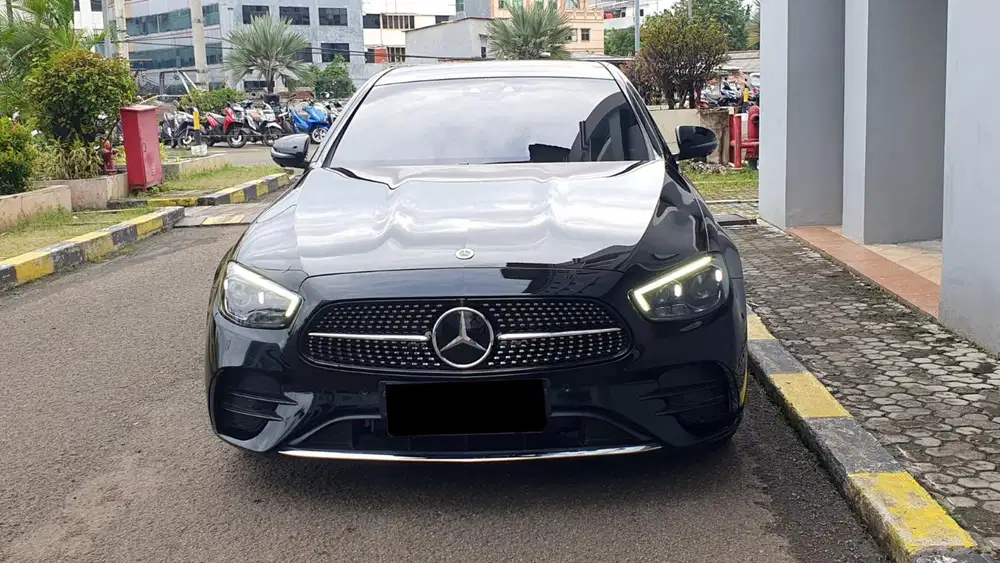 [ ANTIK LOW KM ] Mercedes Benz Mercy E 300 E300 AMG W213 AT 2022/2023